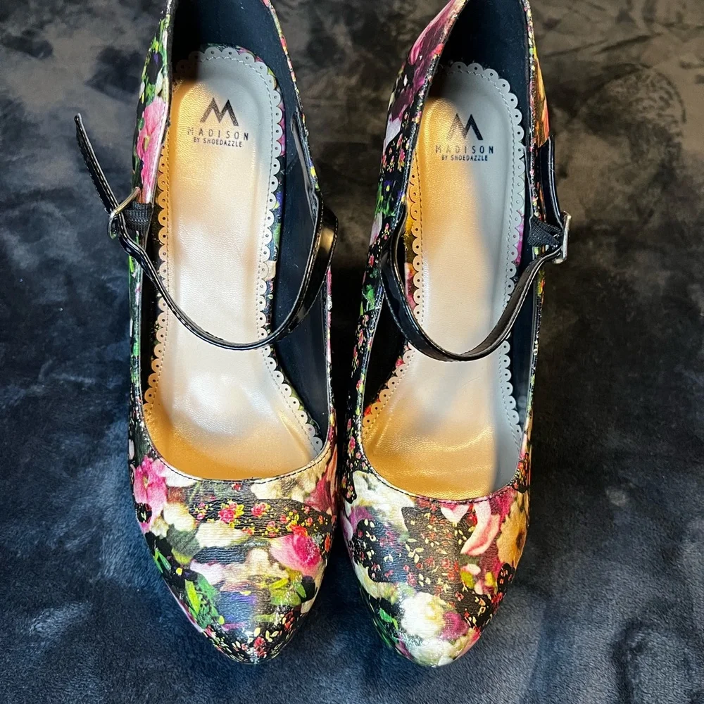 Floral Platform Madison‎ by Shoedazzle Roxy Heels Size 9.5 Women’s